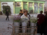 extant_StarTrek_VOY_6x11-FairHaven_03282.jpg