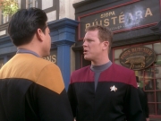 extant_StarTrek_VOY_6x11-FairHaven_03287.jpg