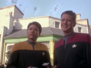 extant_StarTrek_VOY_6x11-FairHaven_03295.jpg