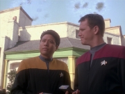 extant_StarTrek_VOY_6x11-FairHaven_03296.jpg