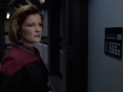 extant_StarTrek_VOY_6x11-FairHaven_03386.jpg