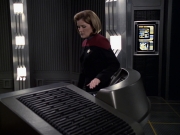 extant_StarTrek_VOY_6x11-FairHaven_03395.jpg