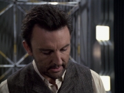 extant_StarTrek_VOY_6x11-FairHaven_03480.jpg