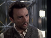 extant_StarTrek_VOY_6x11-FairHaven_03484.jpg