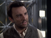 extant_StarTrek_VOY_6x11-FairHaven_03486.jpg