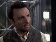 extant_StarTrek_VOY_6x11-FairHaven_03495.jpg