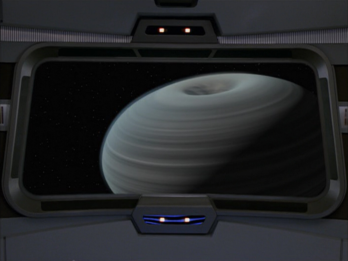 extant_StarTrek_VOY_6x12-BlinkOfAnEye_00027.jpg