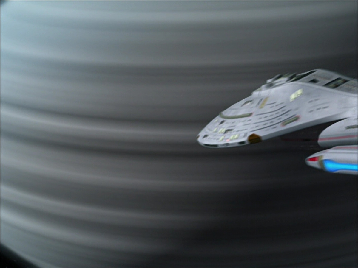 extant_StarTrek_VOY_6x12-BlinkOfAnEye_00085.jpg