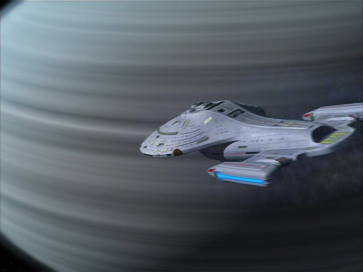 extant_StarTrek_VOY_6x12-BlinkOfAnEye_00086.jpg
