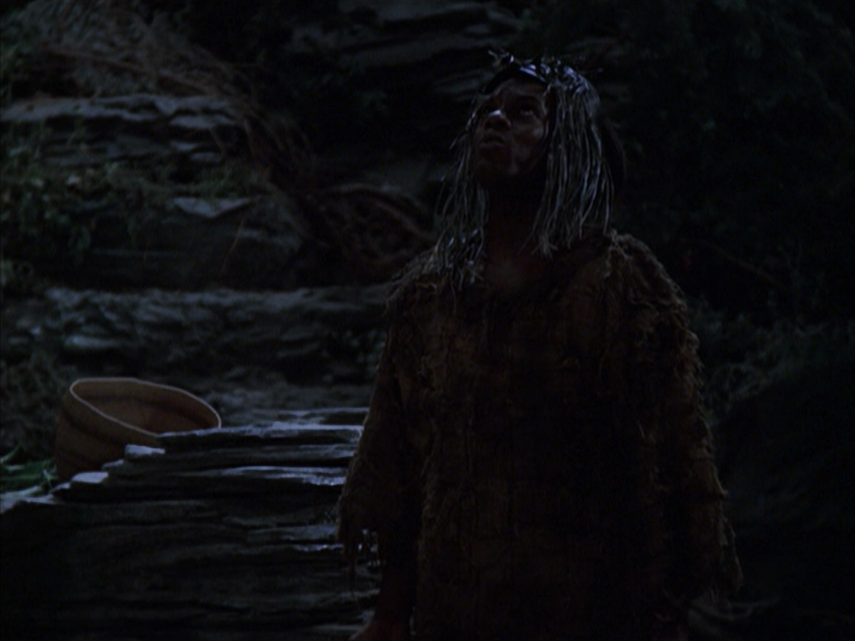 extant_StarTrek_VOY_6x12-BlinkOfAnEye_00315.jpg