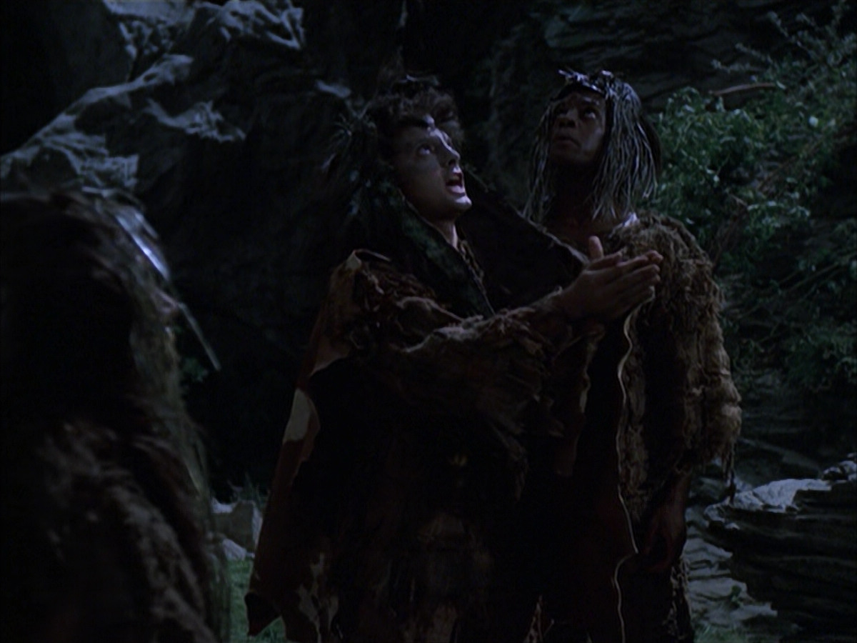 extant_StarTrek_VOY_6x12-BlinkOfAnEye_00392.jpg