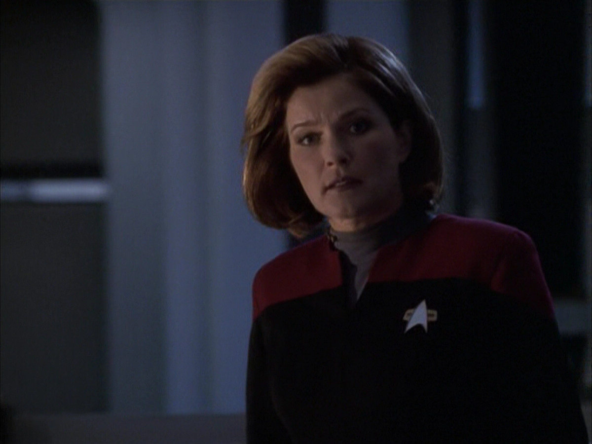 extant_StarTrek_VOY_6x12-BlinkOfAnEye_00429.jpg