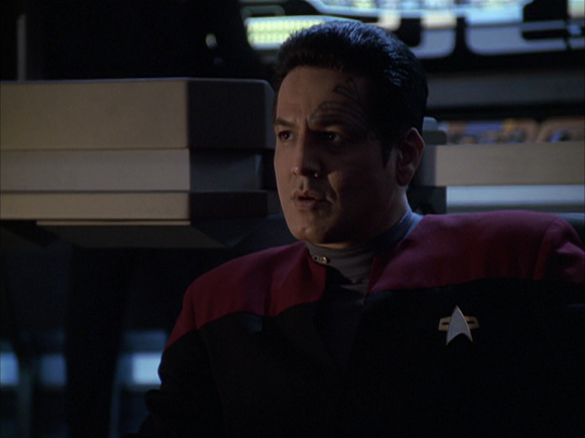 extant_StarTrek_VOY_6x12-BlinkOfAnEye_00453.jpg
