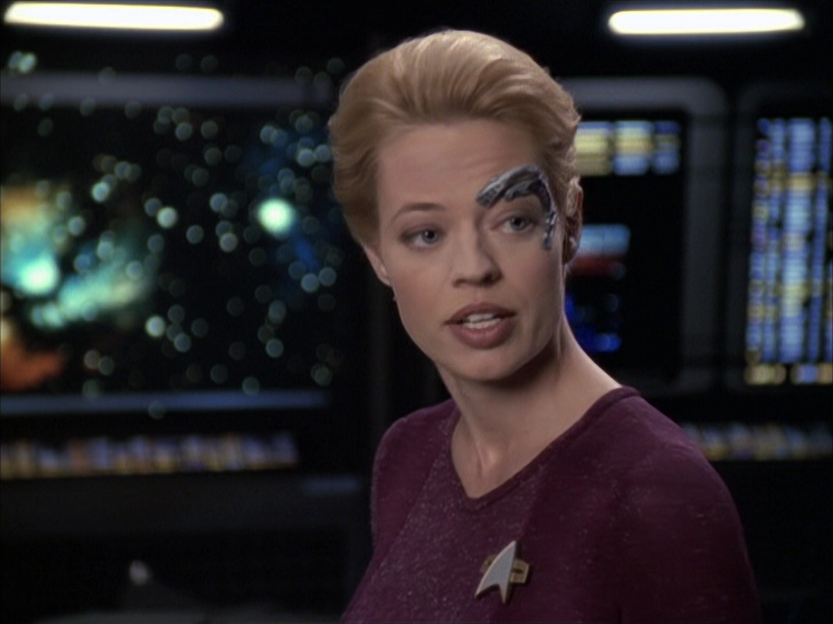 extant_StarTrek_VOY_6x12-BlinkOfAnEye_00540.jpg