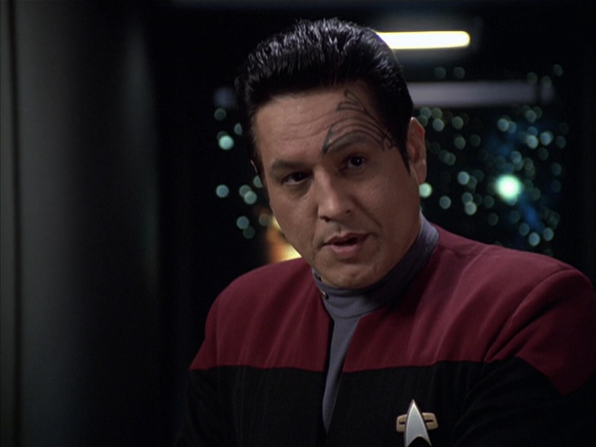 extant_StarTrek_VOY_6x12-BlinkOfAnEye_00557.jpg