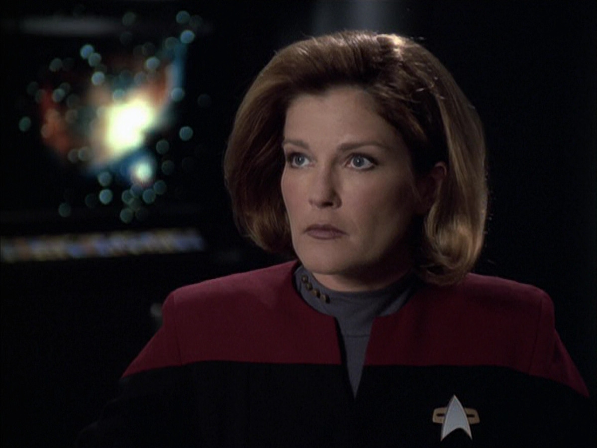 extant_StarTrek_VOY_6x12-BlinkOfAnEye_00558.jpg