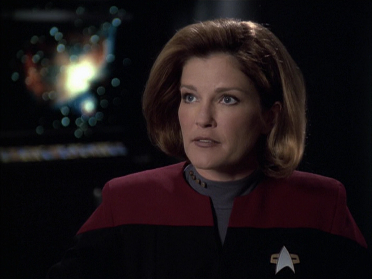 extant_StarTrek_VOY_6x12-BlinkOfAnEye_00561.jpg