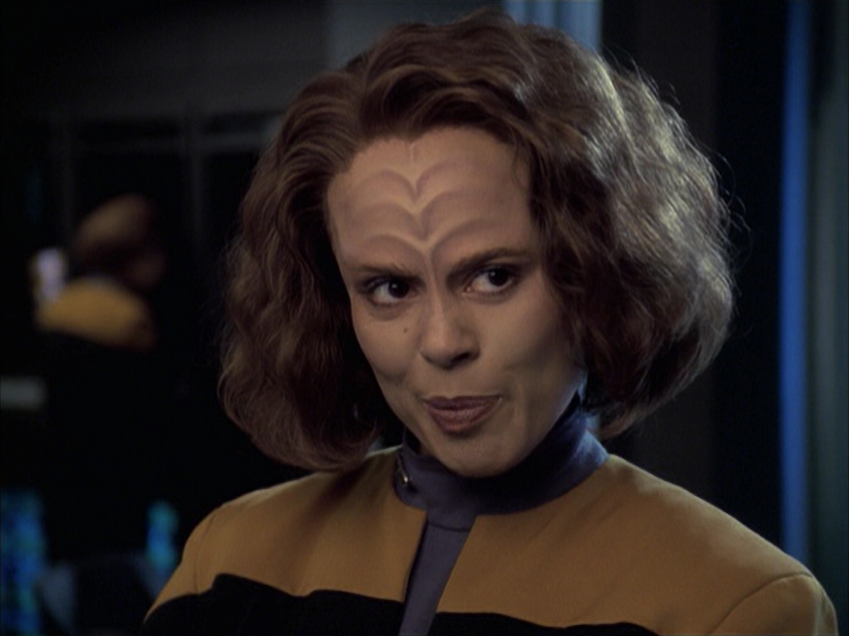 extant_StarTrek_VOY_6x12-BlinkOfAnEye_00625.jpg