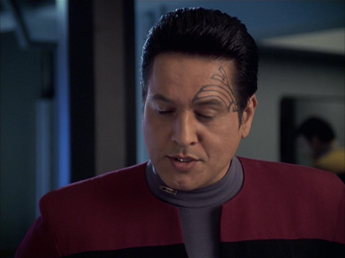 extant_StarTrek_VOY_6x12-BlinkOfAnEye_00641.jpg