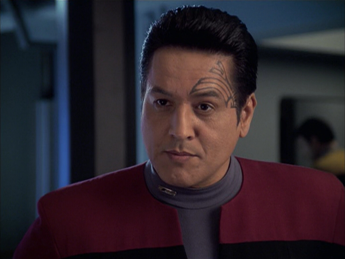 extant_StarTrek_VOY_6x12-BlinkOfAnEye_00642.jpg