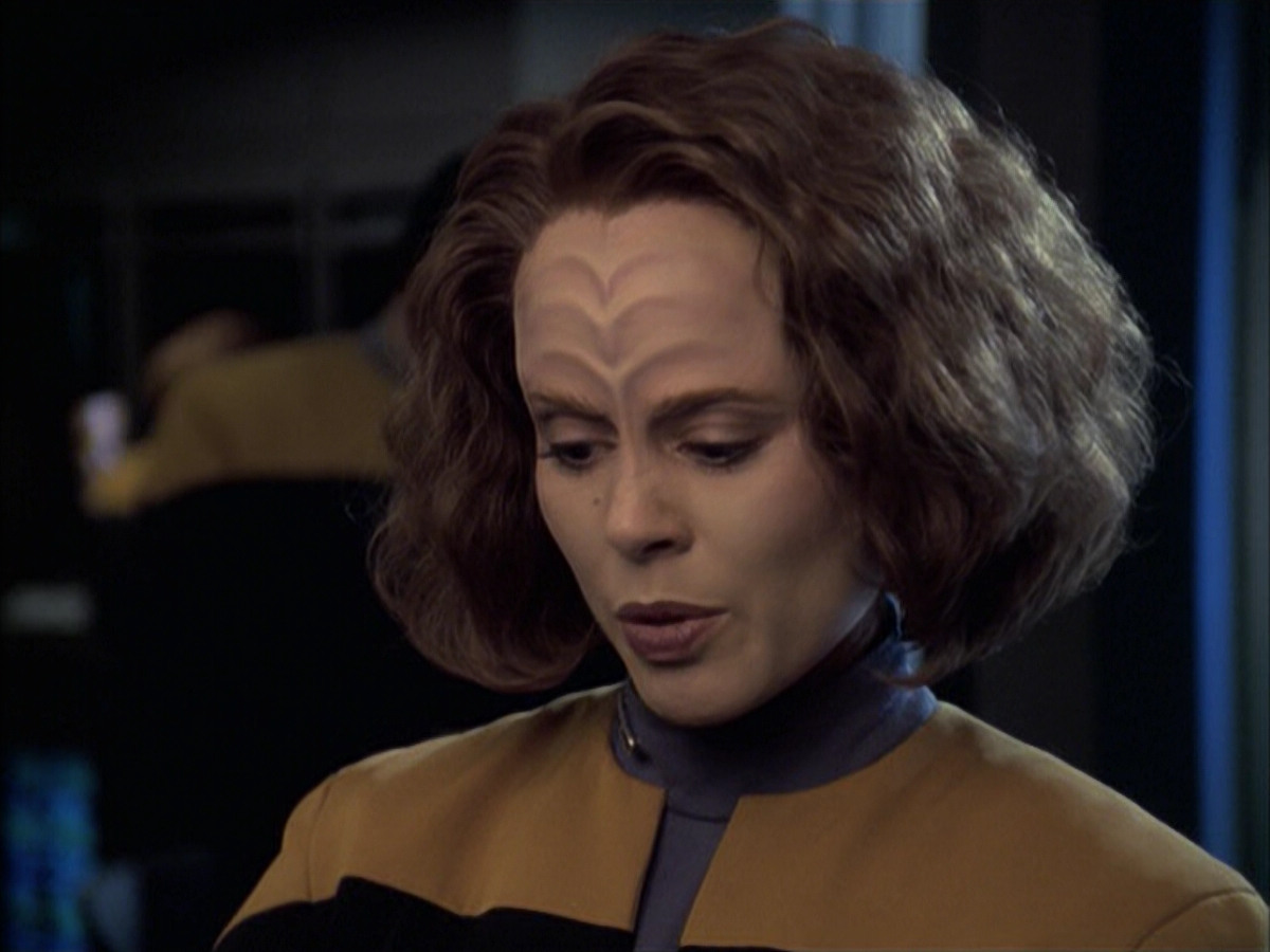 extant_StarTrek_VOY_6x12-BlinkOfAnEye_00656.jpg