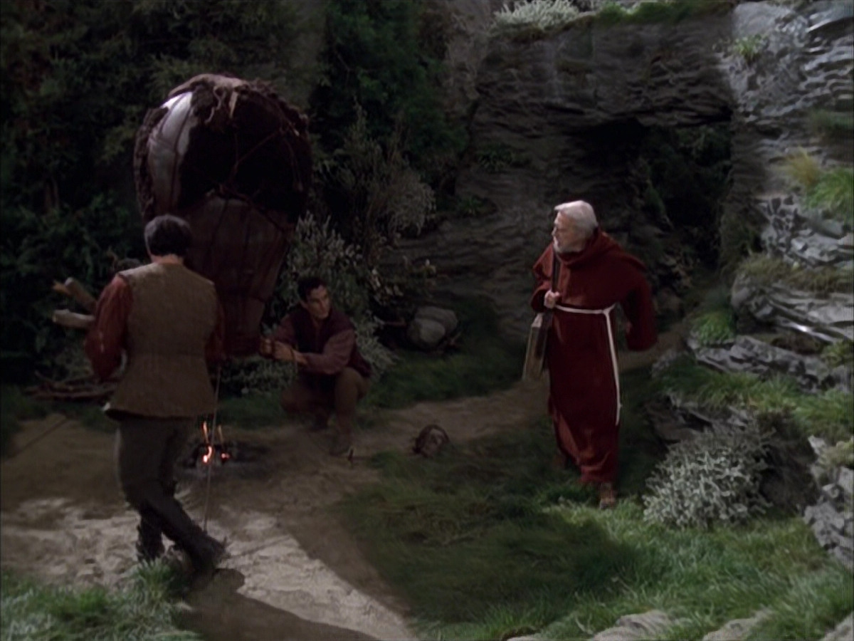 extant_StarTrek_VOY_6x12-BlinkOfAnEye_00691.jpg