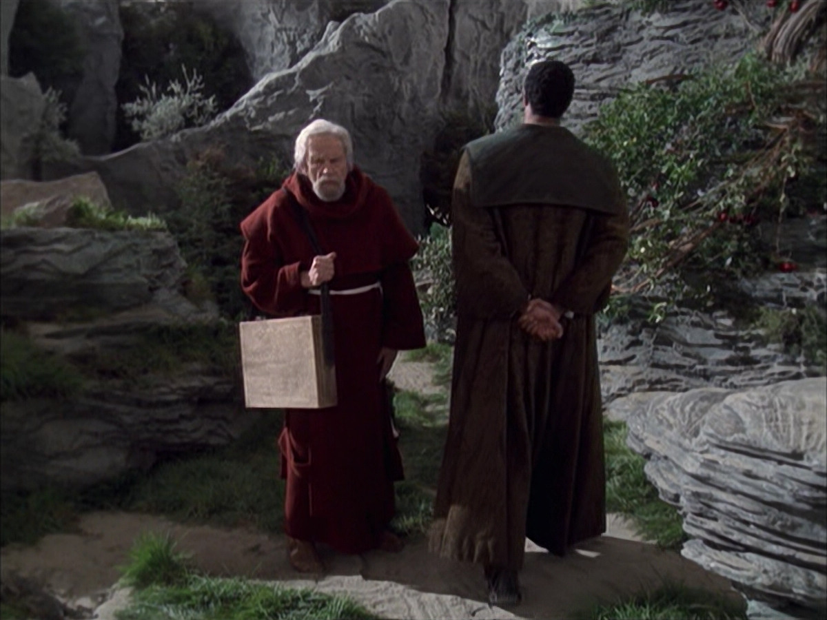 extant_StarTrek_VOY_6x12-BlinkOfAnEye_00726.jpg
