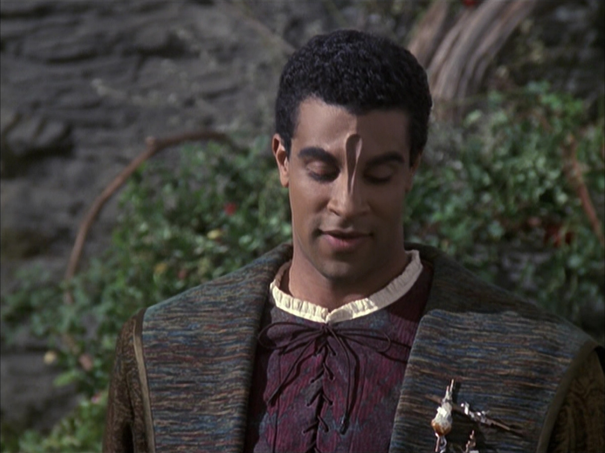 extant_StarTrek_VOY_6x12-BlinkOfAnEye_00756.jpg