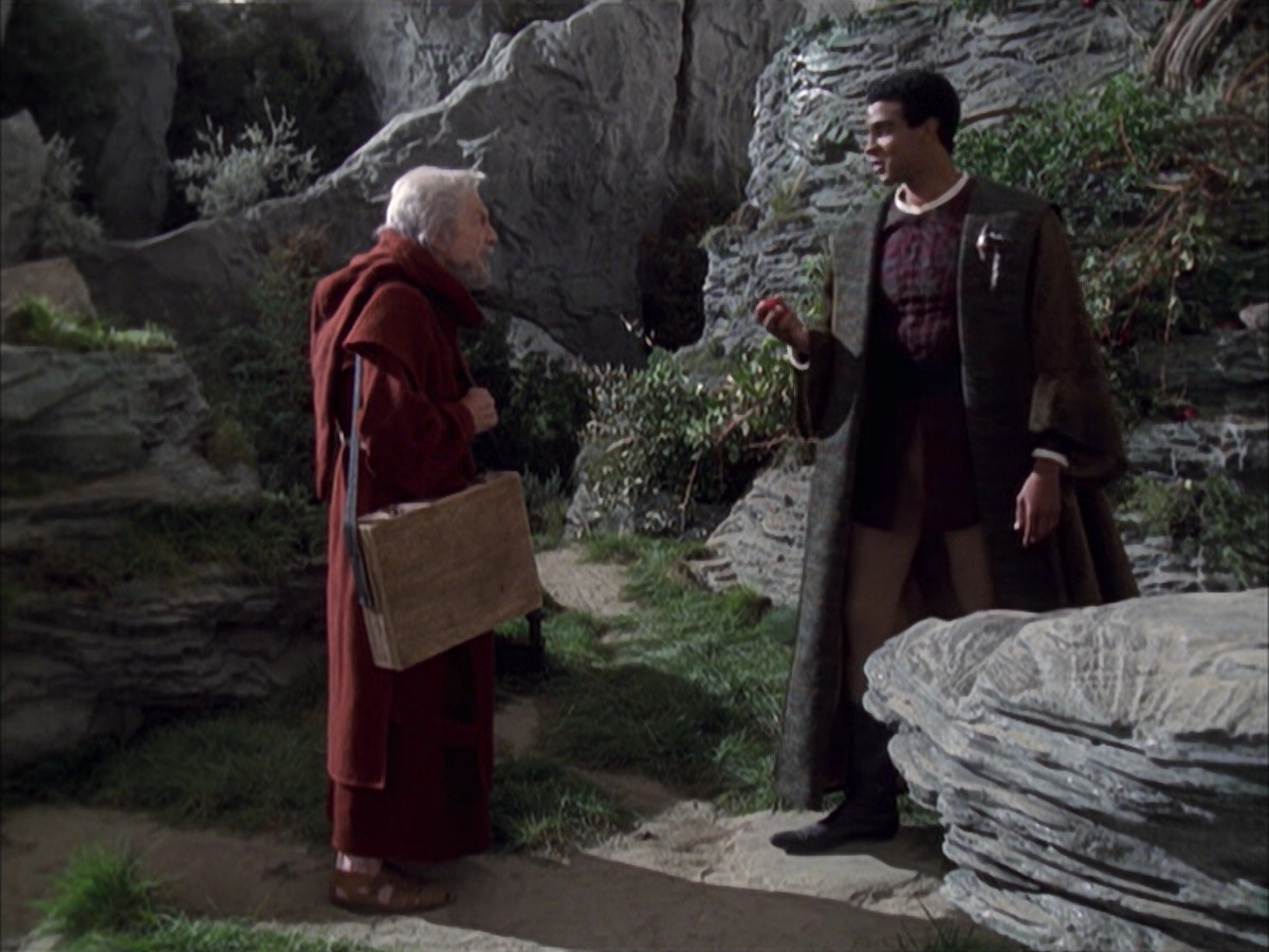 extant_StarTrek_VOY_6x12-BlinkOfAnEye_00783.jpg