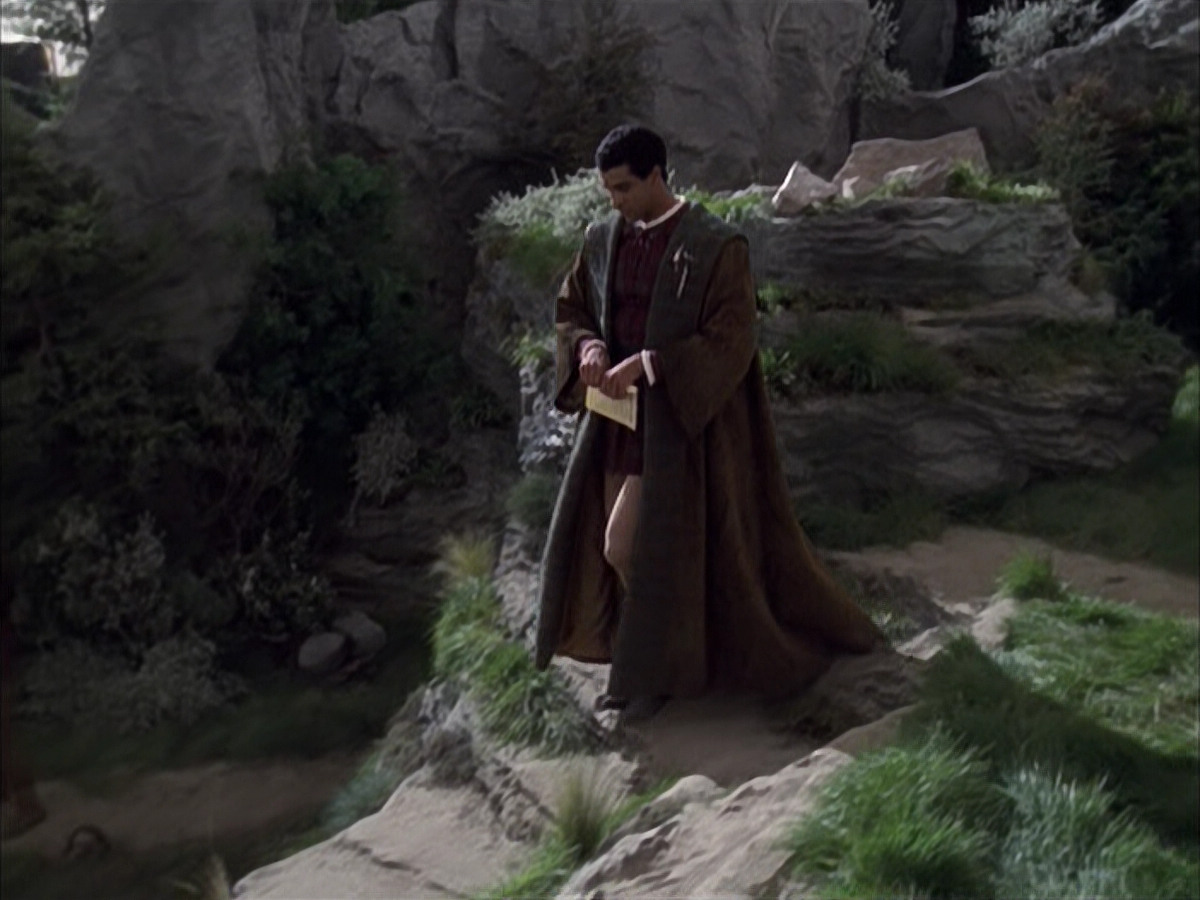 extant_StarTrek_VOY_6x12-BlinkOfAnEye_01001.jpg