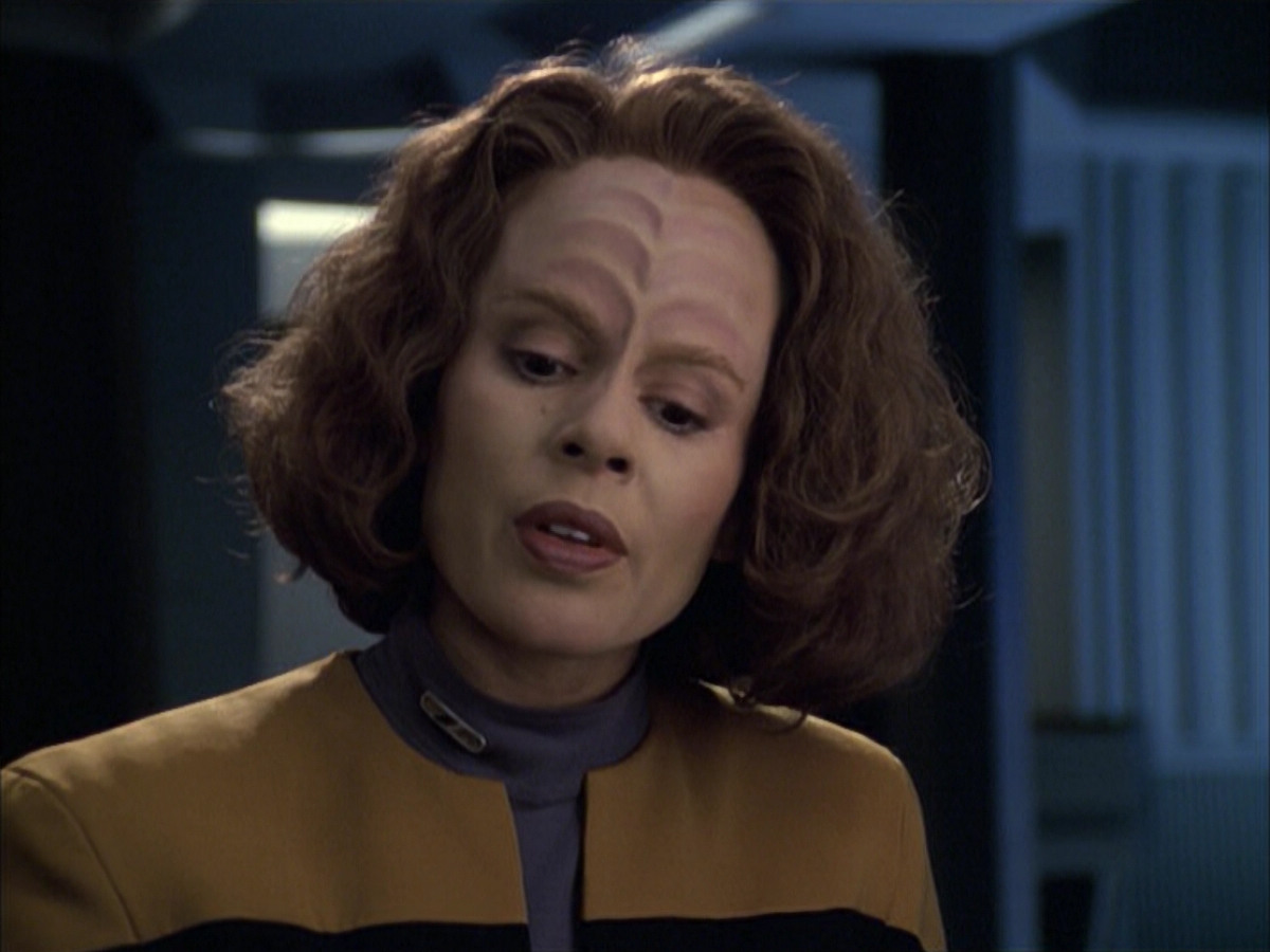 extant_StarTrek_VOY_6x12-BlinkOfAnEye_01092.jpg