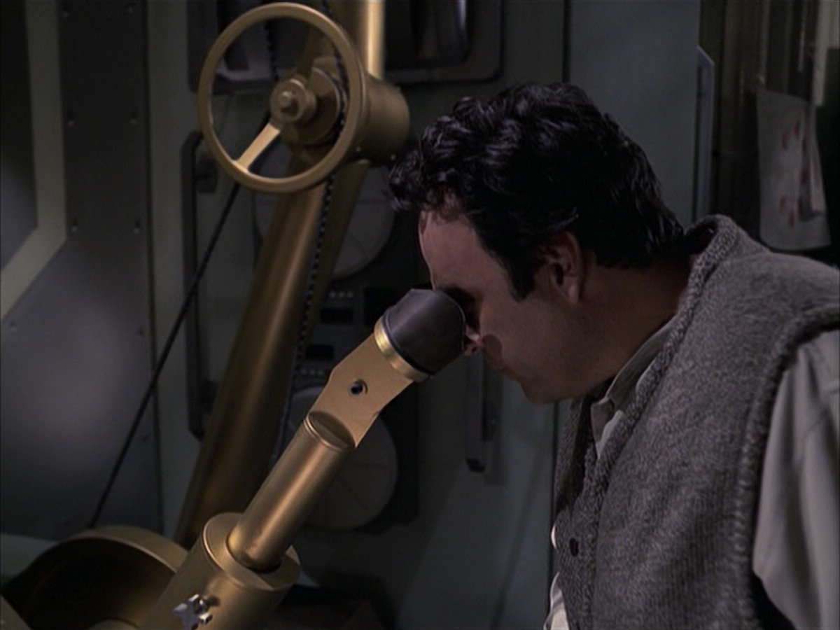 extant_StarTrek_VOY_6x12-BlinkOfAnEye_01171.jpg