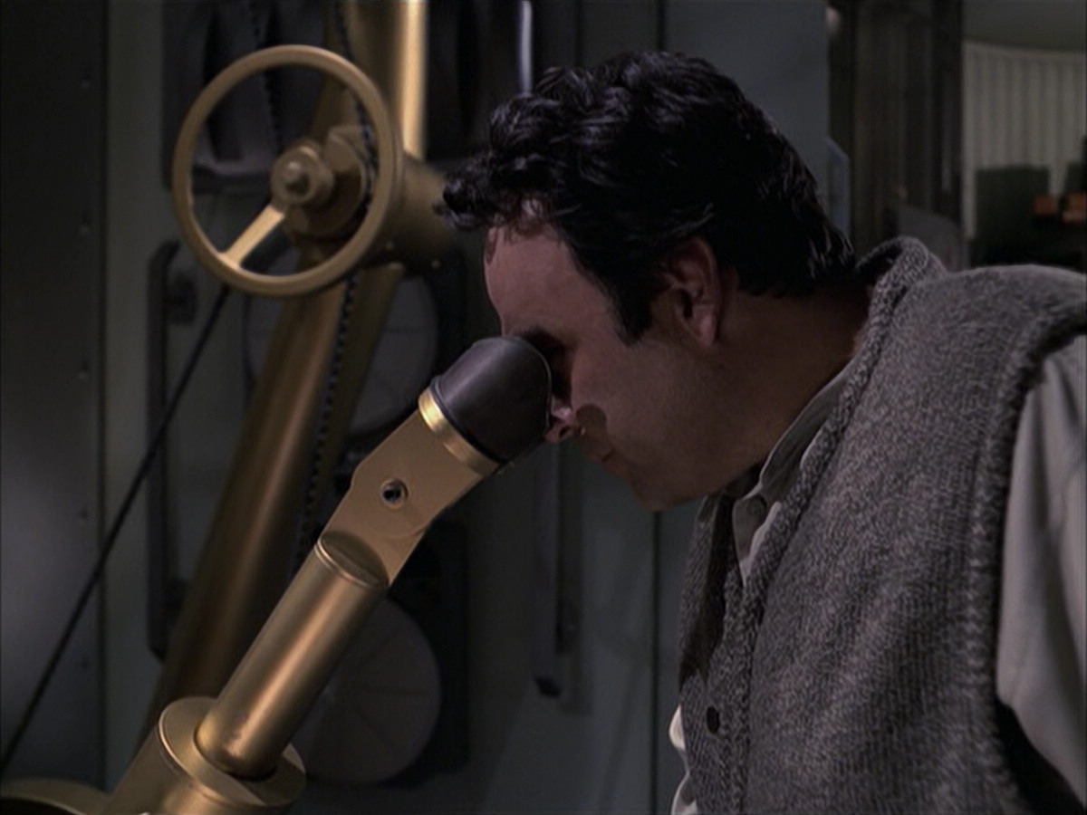 extant_StarTrek_VOY_6x12-BlinkOfAnEye_01174.jpg