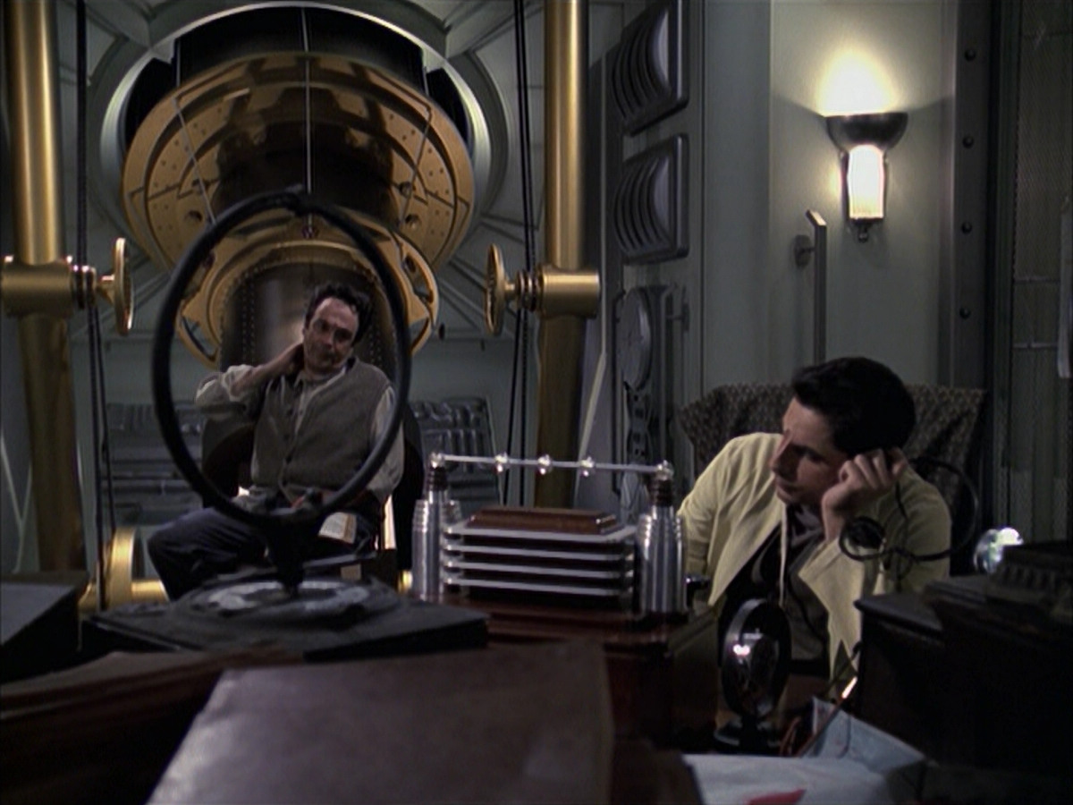 extant_StarTrek_VOY_6x12-BlinkOfAnEye_01189.jpg