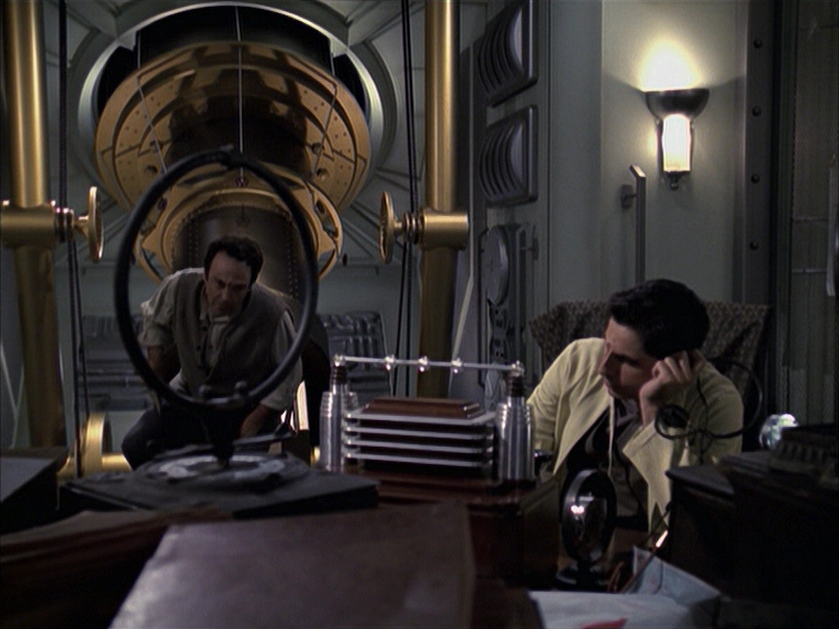 extant_StarTrek_VOY_6x12-BlinkOfAnEye_01198.jpg