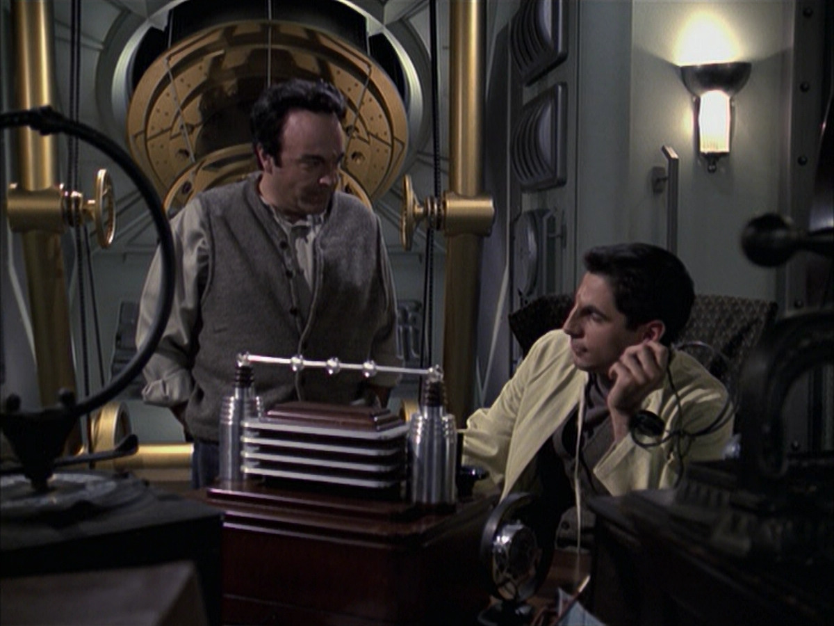 extant_StarTrek_VOY_6x12-BlinkOfAnEye_01238.jpg