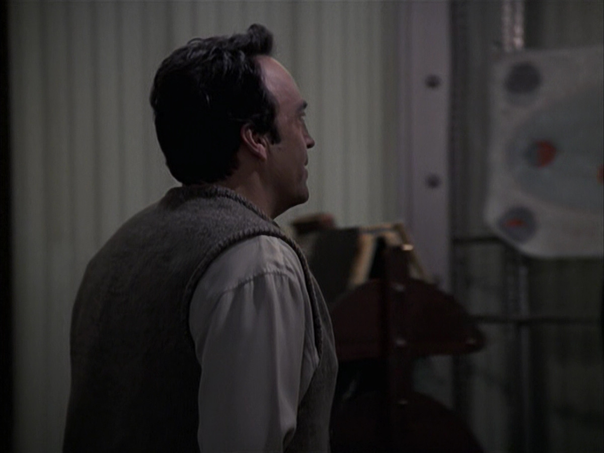 extant_StarTrek_VOY_6x12-BlinkOfAnEye_01280.jpg