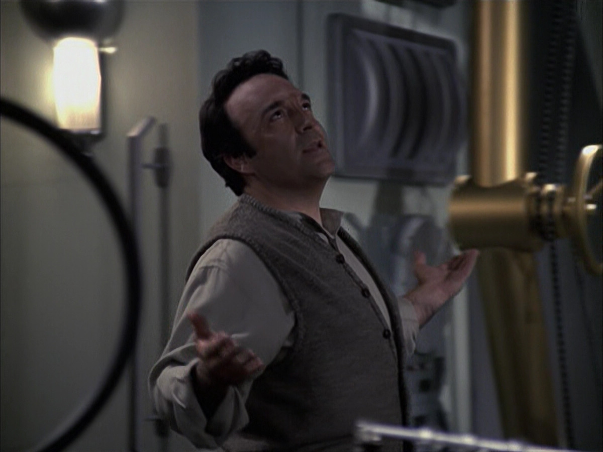 extant_StarTrek_VOY_6x12-BlinkOfAnEye_01284.jpg