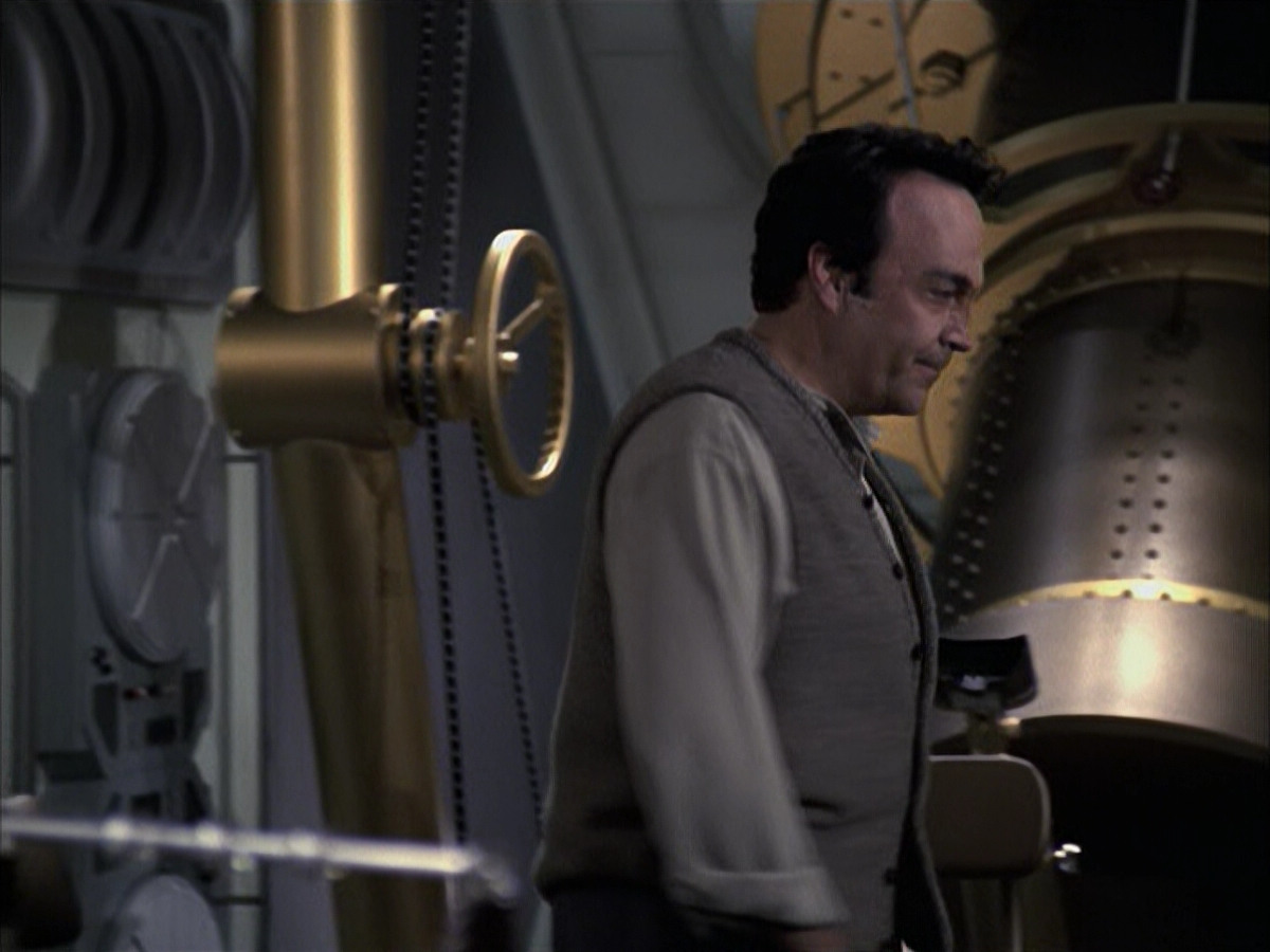extant_StarTrek_VOY_6x12-BlinkOfAnEye_01287.jpg