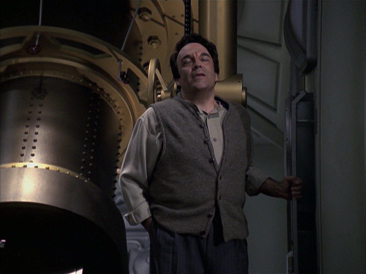 extant_StarTrek_VOY_6x12-BlinkOfAnEye_01319.jpg