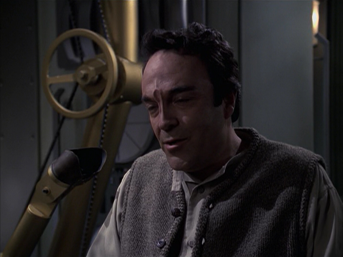 extant_StarTrek_VOY_6x12-BlinkOfAnEye_01341.jpg