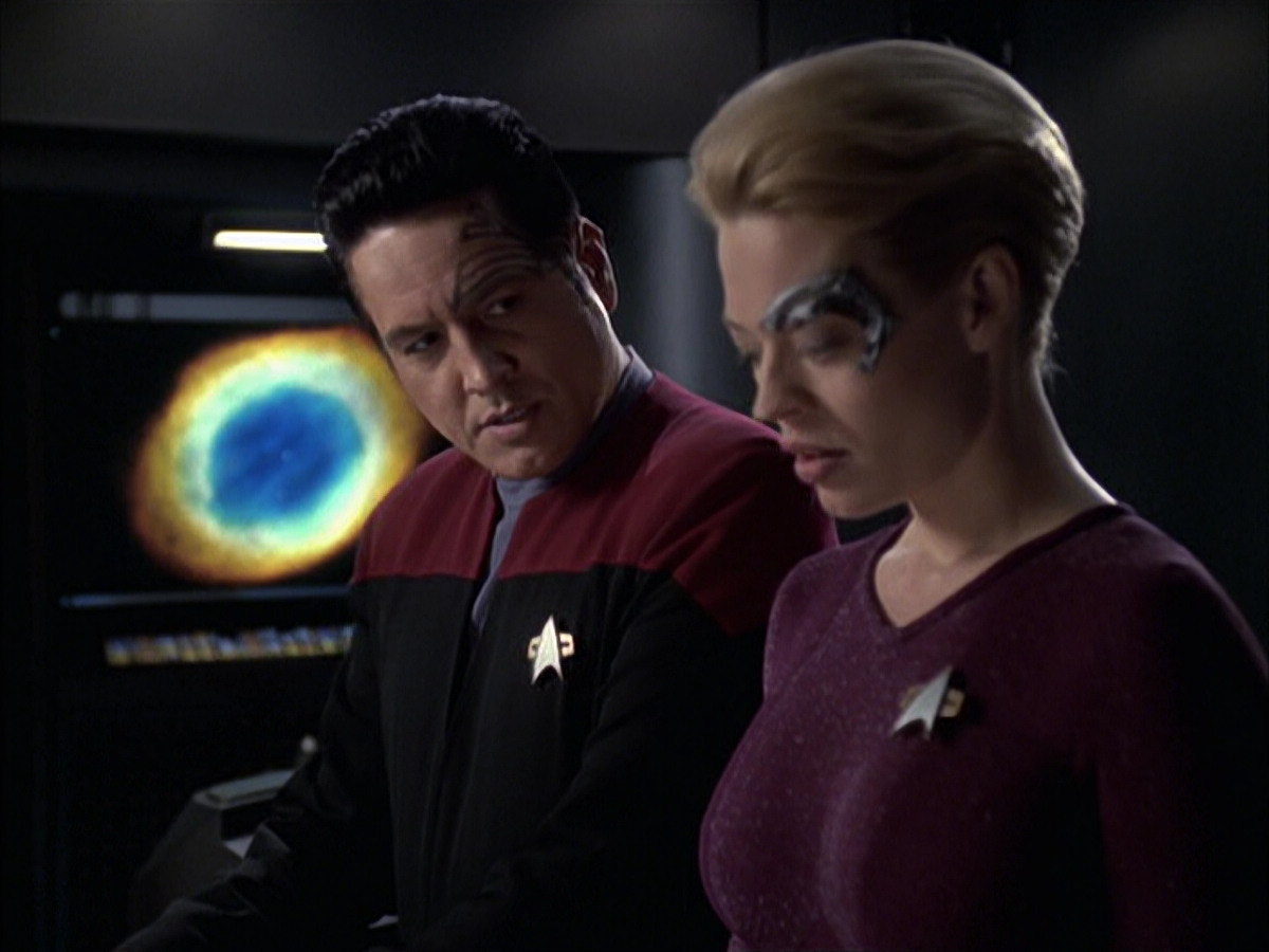 extant_StarTrek_VOY_6x12-BlinkOfAnEye_01441.jpg