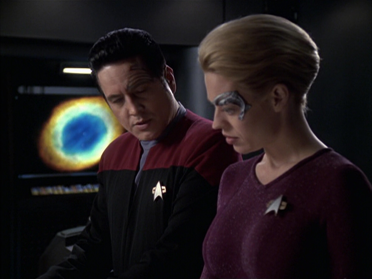 extant_StarTrek_VOY_6x12-BlinkOfAnEye_01442.jpg