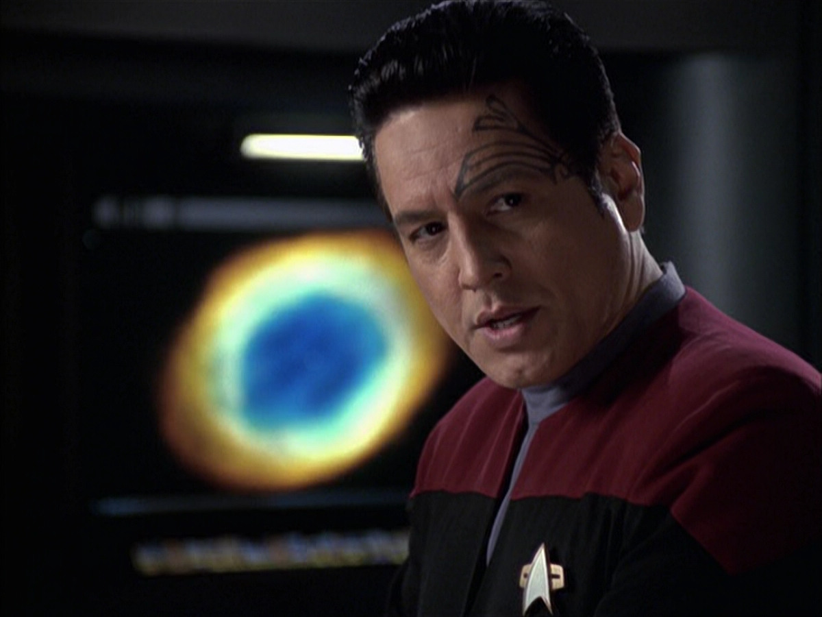 extant_StarTrek_VOY_6x12-BlinkOfAnEye_01479.jpg