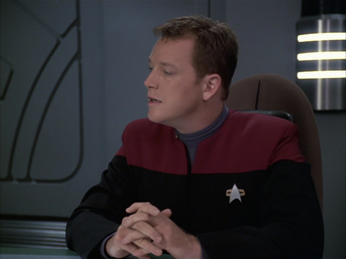 extant_StarTrek_VOY_6x12-BlinkOfAnEye_01553.jpg