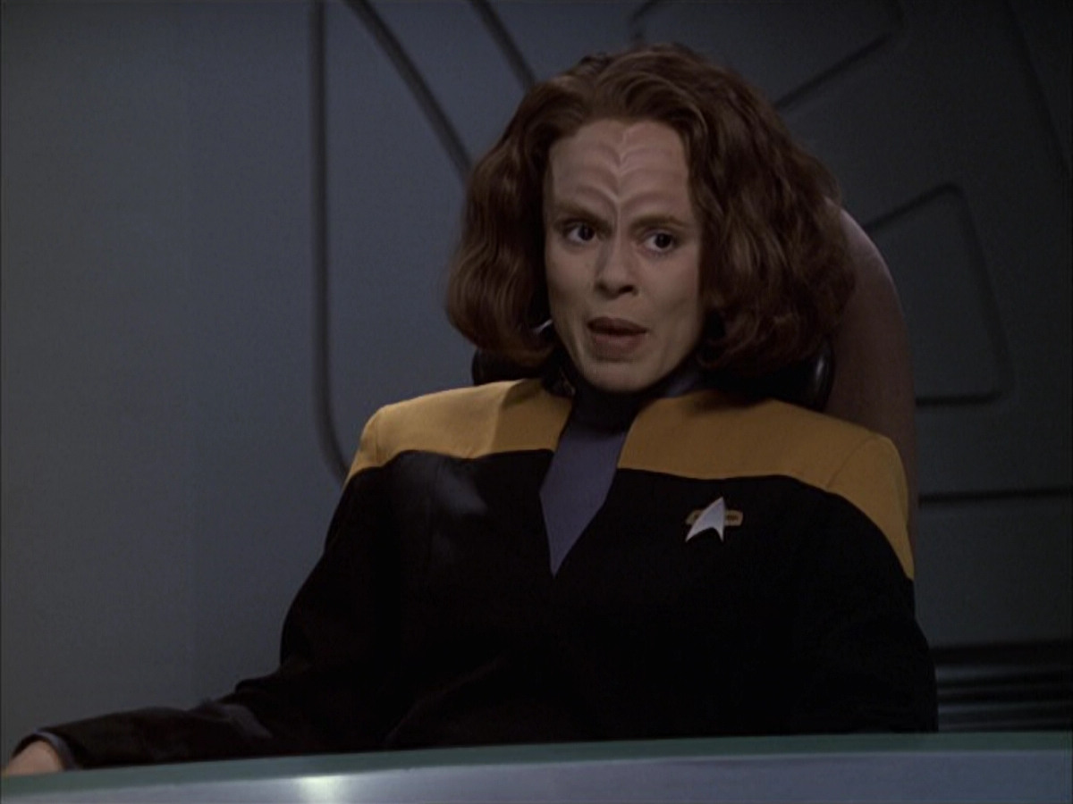 extant_StarTrek_VOY_6x12-BlinkOfAnEye_01574.jpg