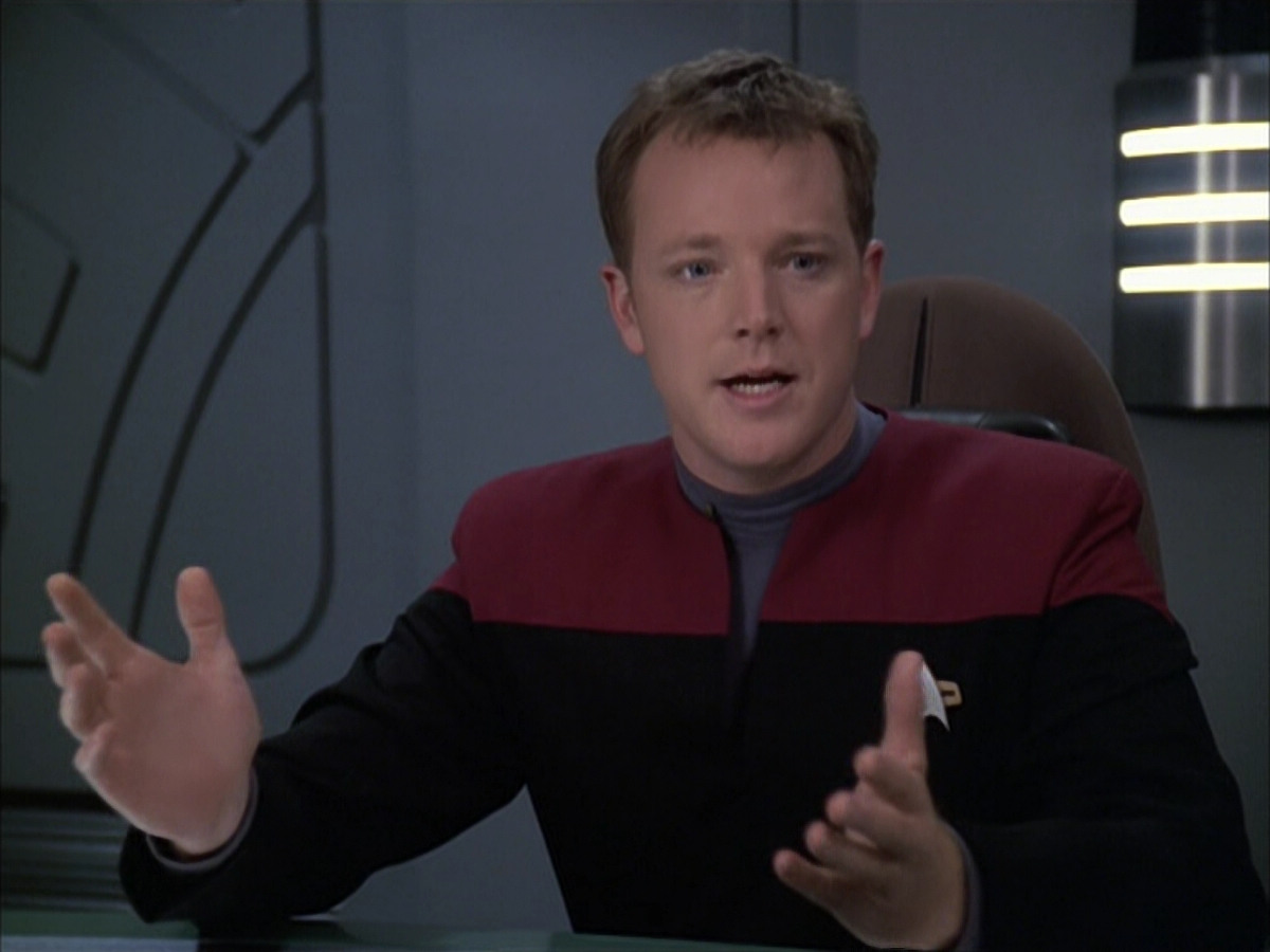 extant_StarTrek_VOY_6x12-BlinkOfAnEye_01581.jpg