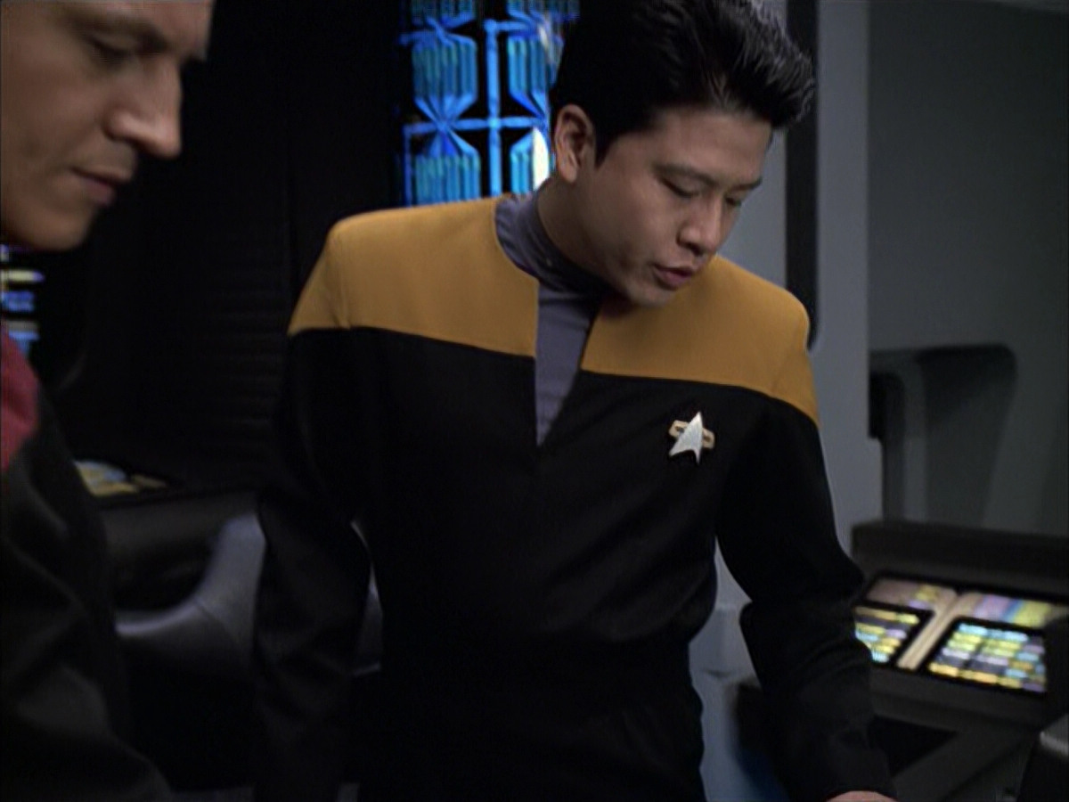 extant_StarTrek_VOY_6x12-BlinkOfAnEye_01685.jpg