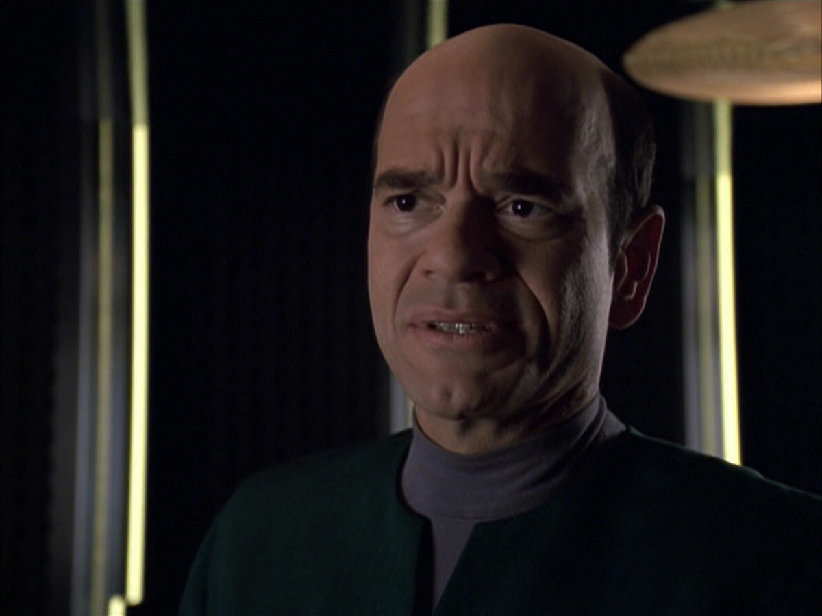 extant_StarTrek_VOY_6x12-BlinkOfAnEye_01741.jpg