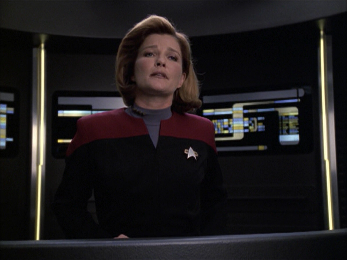 extant_StarTrek_VOY_6x12-BlinkOfAnEye_01763.jpg